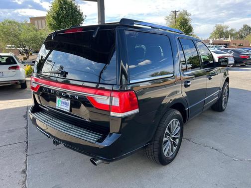 2017 Lincoln Navigator Select