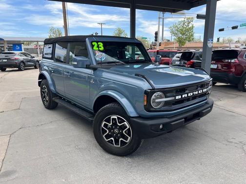 Azure Gray Metallic Tri-Coat 2023 Ford Bronco Outer Banks