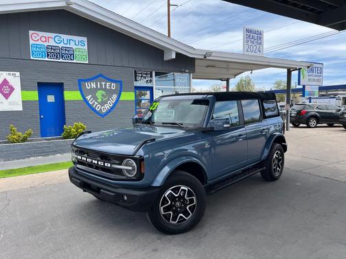 Azure Gray Metallic Tri-Coat 2023 Ford Bronco Outer Banks
