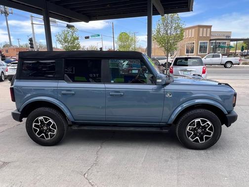 Azure Gray Metallic Tri-Coat 2023 Ford Bronco Outer Banks