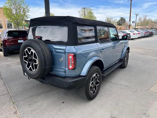Azure Gray Metallic Tri-Coat 2023 Ford Bronco Outer Banks