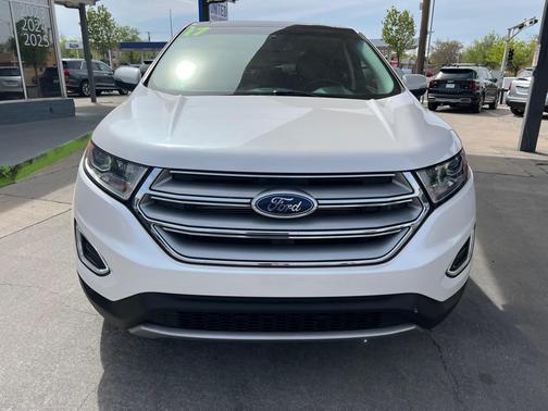 White Platinum Metallic Tri-Coat 2017 Ford Edge Titanium