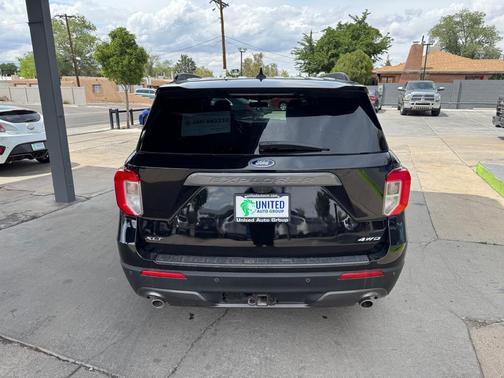 Agate Black Metallic 2022 Ford Explorer XLT