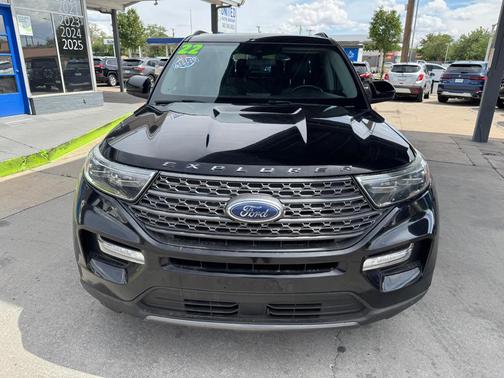 Agate Black Metallic 2022 Ford Explorer XLT