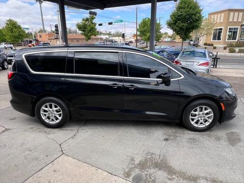 2017 Chrysler Pacifica LX