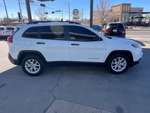 2016 Jeep Cherokee Sport