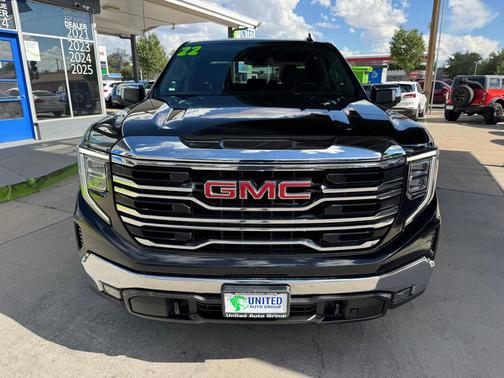 Onyx Black 2022 GMC Sierra 1500 SLT