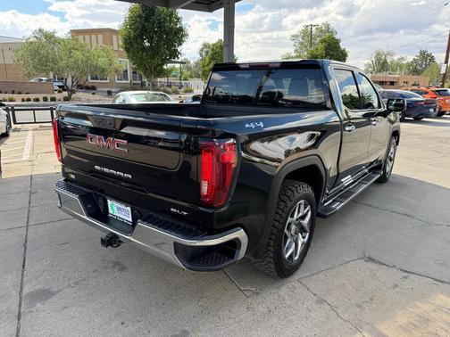 Onyx Black 2022 GMC Sierra 1500 SLT