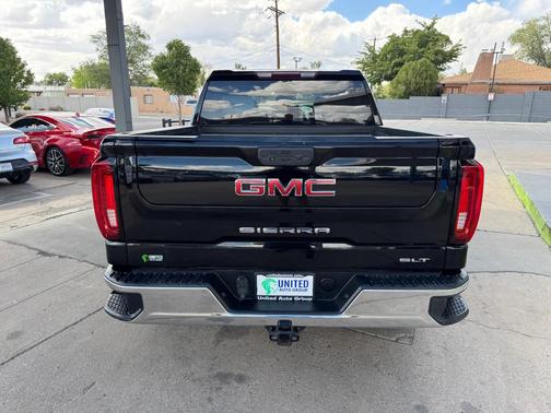 Onyx Black 2022 GMC Sierra 1500 SLT