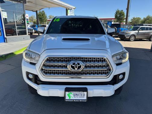 WHITE 2016 Toyota Tacoma Base