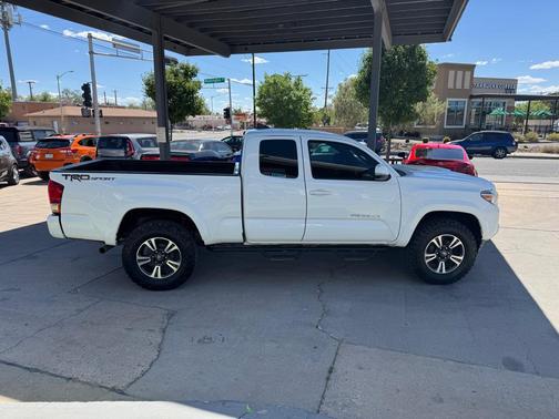 WHITE 2016 Toyota Tacoma Base