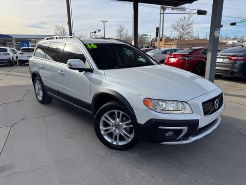 2016 Volvo XC70 T5 Drive-E Platinum