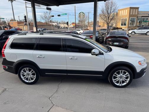 2016 Volvo XC70 T5 Drive-E Platinum