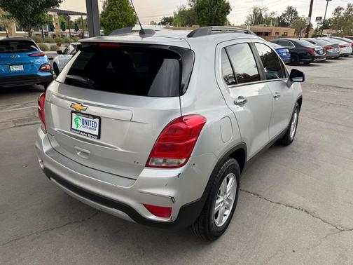 Silver Ice Metallic 2018 Chevrolet Trax LT
