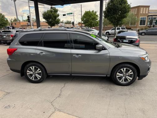 Gun Metallic 2020 Nissan Pathfinder S 4WD