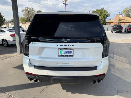 Iridescent Pearl Tricoat 2025 Chevrolet Tahoe 4WD Z71