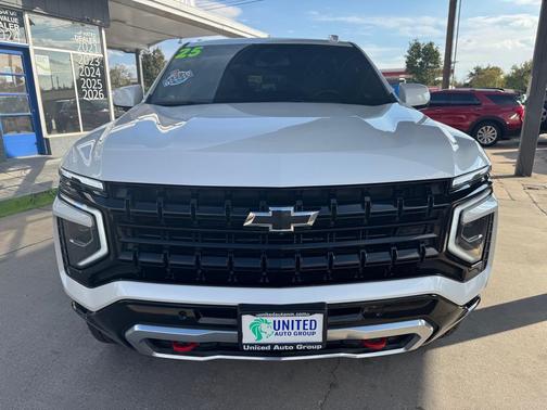 Iridescent Pearl Tricoat 2025 Chevrolet Tahoe 4WD Z71