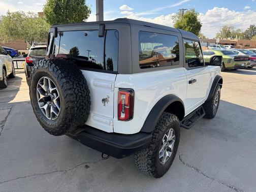 Oxford White 2024 Ford Bronco Badlands