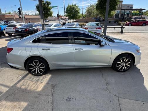 Silver Ice Metallic 2017 Chevrolet Malibu 1LT