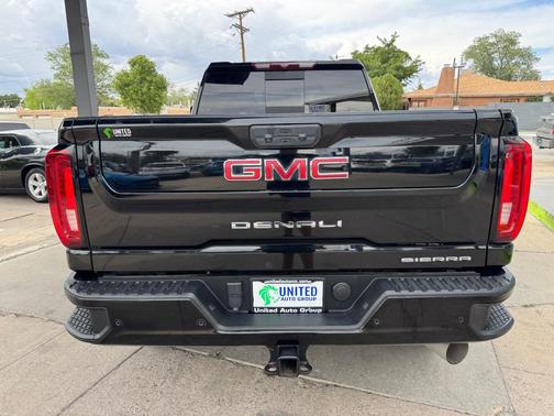 Onyx Black 2022 GMC Sierra 2500 Denali