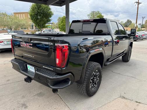 Onyx Black 2022 GMC Sierra 2500 Denali