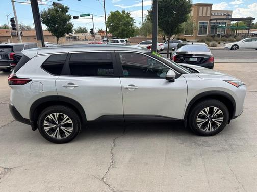 Brilliant Silver Metallic 2022 Nissan Rogue SV