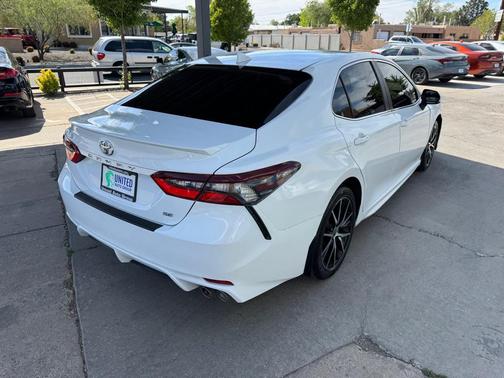 Ice Cap 2023 Toyota Camry SE