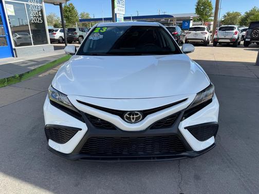Ice Cap 2023 Toyota Camry SE