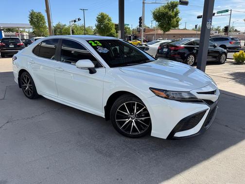 Ice Cap 2023 Toyota Camry SE