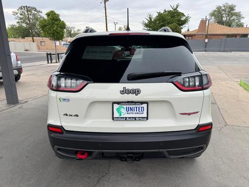 Pearl White Pearlcoat 2019 Jeep Cherokee Trailhawk
