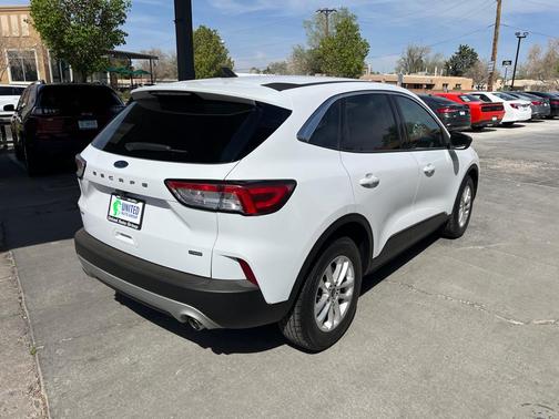 WHITE 2022 Ford Escape SE