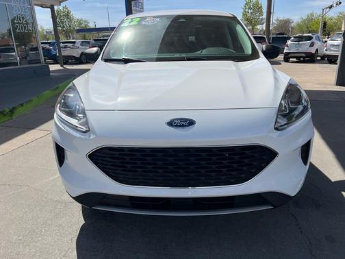 WHITE 2022 Ford Escape SE