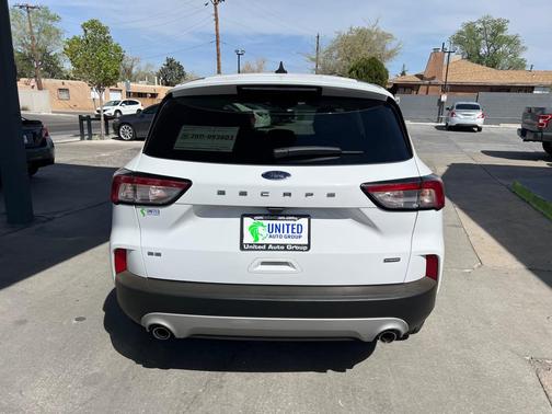 WHITE 2022 Ford Escape SE