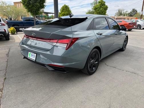 Electric Shadow 2022 Hyundai ELANTRA SEL