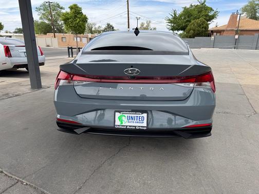 Electric Shadow 2022 Hyundai ELANTRA SEL