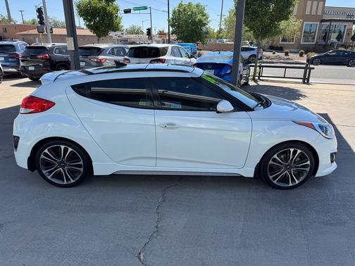 Elite White 2016 Hyundai Veloster Turbo