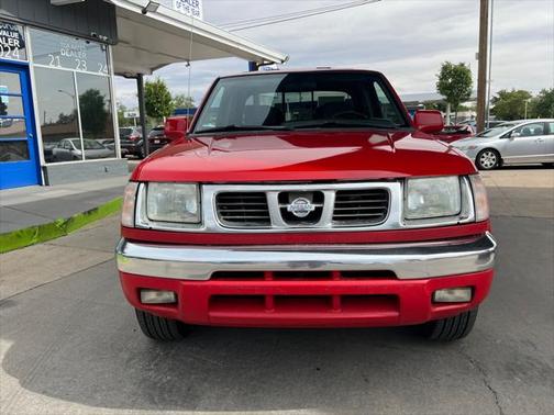 2000 Nissan Frontier XE Crew Cab