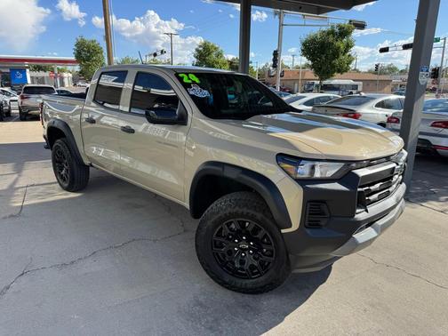 Sand Dune Metallic 2024 Chevrolet Colorado Trail Boss