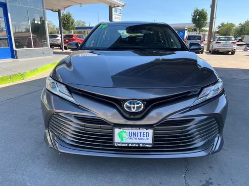 2019 Toyota Camry Hybrid XLE