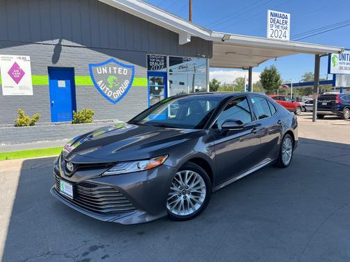 2019 Toyota Camry Hybrid XLE