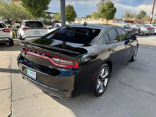 Pitch Black 2015 Dodge Charger R/T