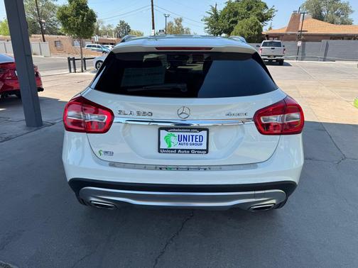 Cirrus White 2016 Mercedes-Benz GLA-Class 4MATIC