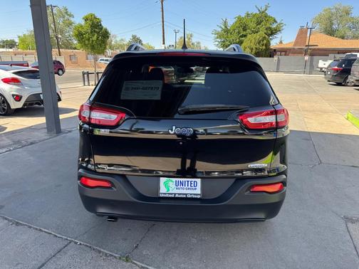 Diamond Black Crystal Pearlcoat 2017 Jeep Cherokee Latitude