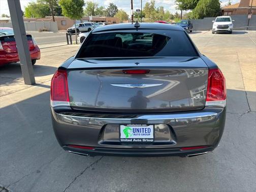 2018 Chrysler 300 Touring