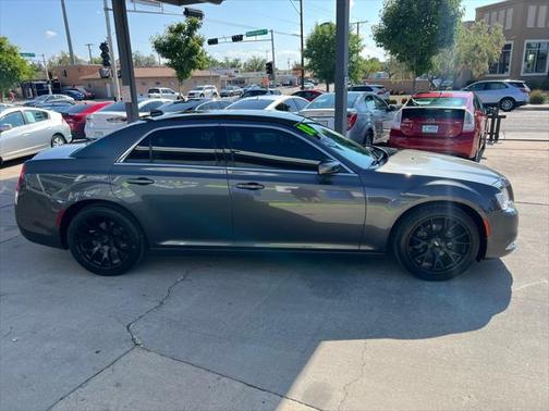 2018 Chrysler 300 Touring