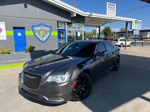 2018 Chrysler 300 Touring