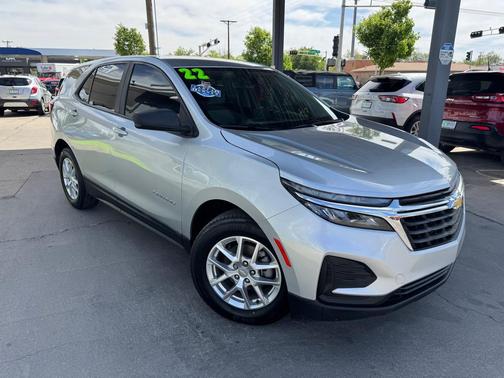 Silver Ice Metallic 2022 Chevrolet Equinox LS