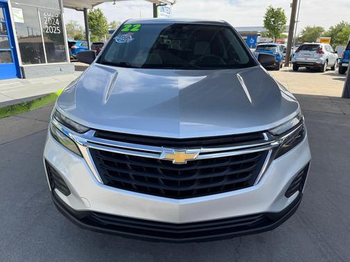 Silver Ice Metallic 2022 Chevrolet Equinox LS