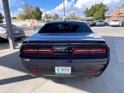 2015 Dodge Challenger SXT