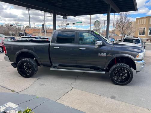 2018 RAM 2500 Laramie Crew Cab 4x4 6'4' Box